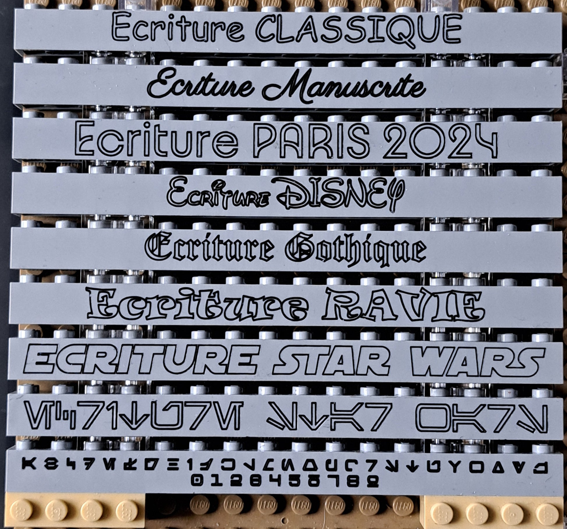 Brique 2x4 - Minifig rose et texte à personnaliser La Fra'brick